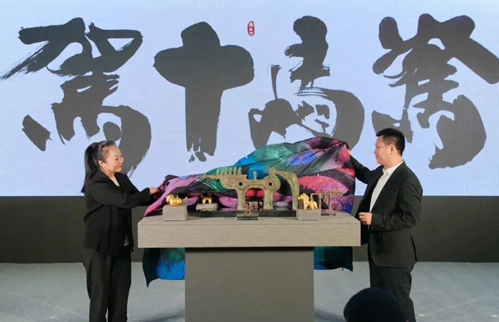 不宗凡马”韩美林首个马主题艺术展亮相冰城哈尔滨