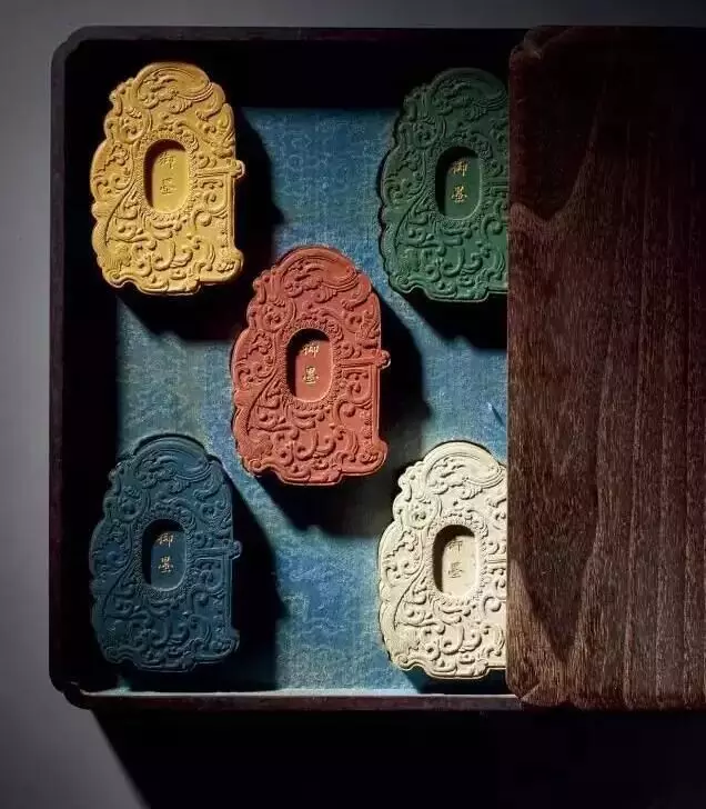 笔墨纸砚文房四宝传承着中国传统文化的精髓