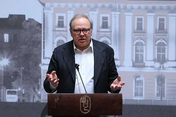 面向现实 理解世界——列宾美术学院优秀作品亮相清华