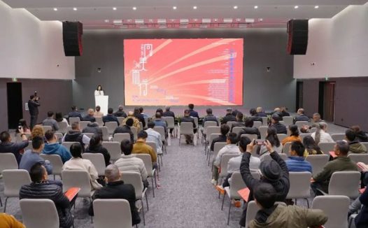 “向美而行—‘文艺两新’基地美术作品联展”在深圳市大芬美术馆开幕